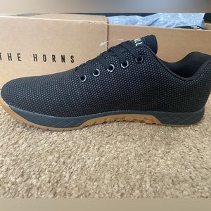 Black gum No Bull trainers